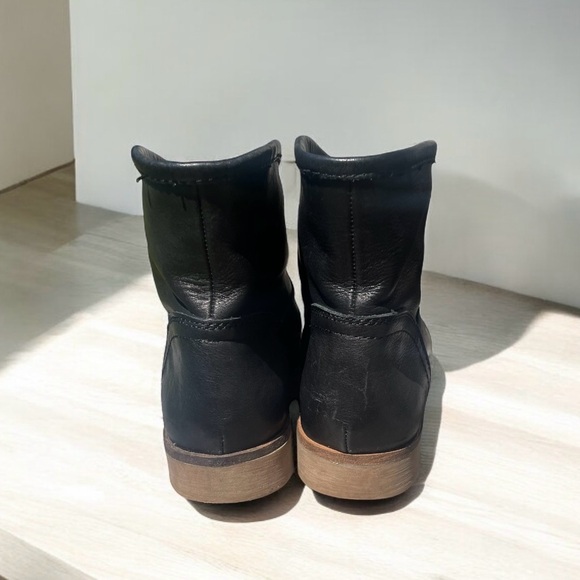 LUCKY BRAND GARMANN flat Ankle Bootie, black leather Womens SZ 8 - Picture 3 of 5